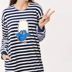 Korting 😉 Woody Slaapkleed Velours Meisjes/dames - Donkerblauw-wit Gestreept - Schaap - 222-1-NIL-V/928 - Maat S 👏 20 Korting 😉 Woody Slaapkleed Velours Meisjes/dames - Donkerblauw-wit Gestreept - Schaap - 222-1-NIL-V/928 - Maat S 👏 -Pyjama-s-dames Winkel 453x840 1