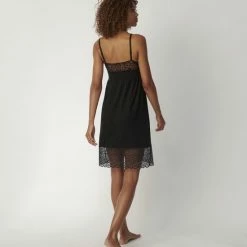 Uitgang 😉 Triumph Amourette NDK NEW FIT X Dames Neglige - Maat 42 ✨ -Pyjama-s-dames Winkel 550x611 1