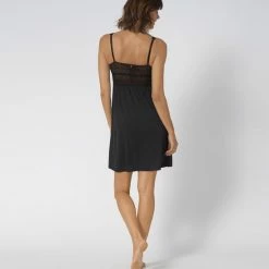 Top 10 ✔️ Triumph - Aura Spotlight NDK - BLACK - Vrouwen - Maat 38 👍 -Pyjama-s-dames Winkel 550x611 9