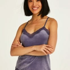 Kopen ✔️ Hunkemöller Dames Nachtmode Cami Velours Lace - Blauw - Maat XS 🧨 -Pyjama-s-dames Winkel 550x668 1