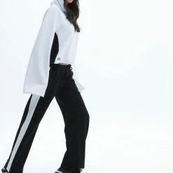 Aanbiedingen ✨ SCR. Nisha - Hoodie Dames - Crop Top Hoodie - Wit - Maat L ❤️ -Pyjama-s-dames Winkel 550x712 2