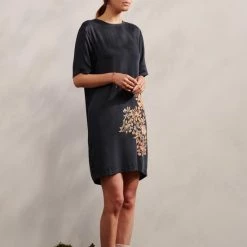 Hete verkoop 🌟 ESSENZA Caro Imogen Nachthemd Korte Mouw Nightblue - XL 😀 -Pyjama-s-dames Winkel 550x733 4