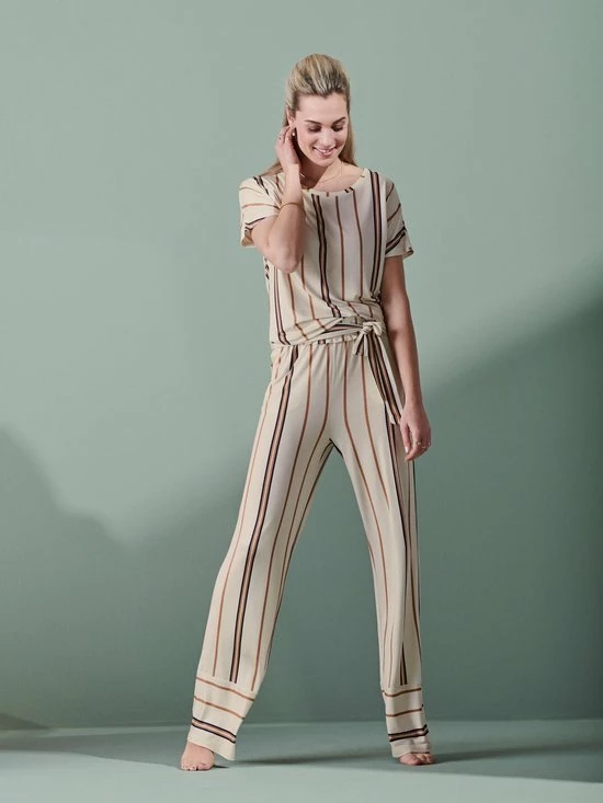 Uitgang โญ ESSENZA Ellen Meryl Top Korte Mouw Vanilla - L ๐ฅฐ 5 Uitgang โญ ESSENZA Ellen Meryl Top Korte Mouw Vanilla - L ๐ฅฐ - Afbeelding 3