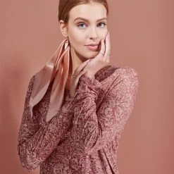 Beste recensies van 𧨠ESSENZA Waona Halle Top Lange Mouw Rose - XS β€οΈ 13 Beste recensies van 𧨠ESSENZA Waona Halle Top Lange Mouw Rose - XS β€οΈ -Pyjama-s-dames Winkel 550x733 77