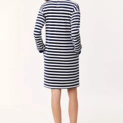 Korting 😉 Woody Slaapkleed Velours Meisjes/dames - Donkerblauw-wit Gestreept - Schaap - 222-1-NIL-V/928 - Maat S 👏 19 Korting 😉 Woody Slaapkleed Velours Meisjes/dames - Donkerblauw-wit Gestreept - Schaap - 222-1-NIL-V/928 - Maat S 👏 -Pyjama-s-dames Winkel 550x783 1