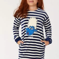 Korting 😉 Woody Slaapkleed Velours Meisjes/dames - Donkerblauw-wit Gestreept - Schaap - 222-1-NIL-V/928 - Maat S 👏 17 Korting 😉 Woody Slaapkleed Velours Meisjes/dames - Donkerblauw-wit Gestreept - Schaap - 222-1-NIL-V/928 - Maat S 👏 -Pyjama-s-dames Winkel 550x811