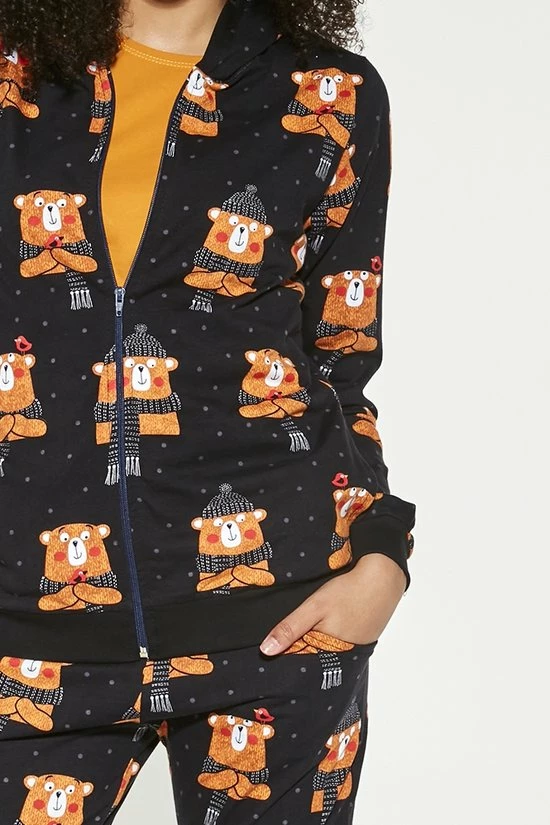 Gloednieuw ๐ Cornette Katoenen Huispak Dames | Joggingpak Dames | Trainingspak Dames | 3-delig | Lange & Korte Mouw Lange Broek | Bear 2 465/292 L ๐ 8 Gloednieuw ๐ Cornette Katoenen Huispak Dames | Joggingpak Dames | Trainingspak Dames | 3-delig | Lange & Korte Mouw Lange Broek | Bear 2 465/292 L ๐ - Afbeelding 6